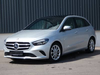 Mercedes-Benz B 200 d DCT WIDESCREEN LED Navi Panorama AHK 17" — slika 1