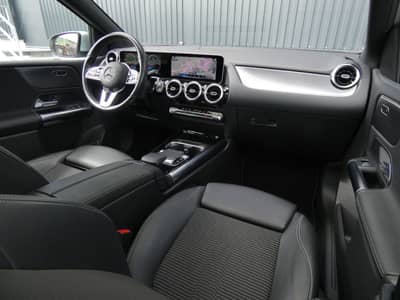 Mercedes-Benz B 200 d DCT WIDESCREEN LED Navi Panorama AHK 17" — slika 4