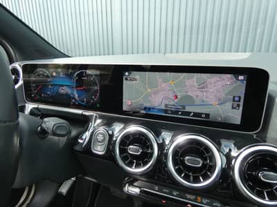Mercedes-Benz B 200 d DCT WIDESCREEN LED Navi Panorama AHK 17" — slika 3