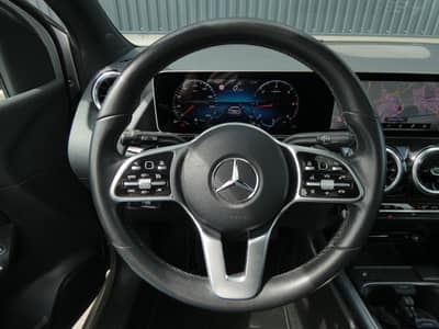 Mercedes-Benz B 200 d DCT WIDESCREEN LED Navi Panorama AHK 17" — slika 13