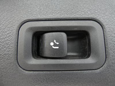 Mercedes-Benz B 200 d DCT WIDESCREEN LED Navi Panorama AHK 17" — slika 21