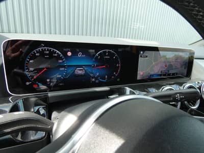 Mercedes-Benz B 200 d DCT WIDESCREEN LED Navi Panorama AHK 17" — slika 2