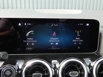Mercedes-Benz B 200 d DCT WIDESCREEN LED Navi Panorama AHK 17" — slika 12