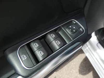 Mercedes-Benz B 200 d DCT WIDESCREEN LED Navi Panorama AHK 17" — slika 18