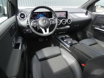 Mercedes-Benz B 200 d DCT WIDESCREEN LED Navi Panorama AHK 17" — slika 5