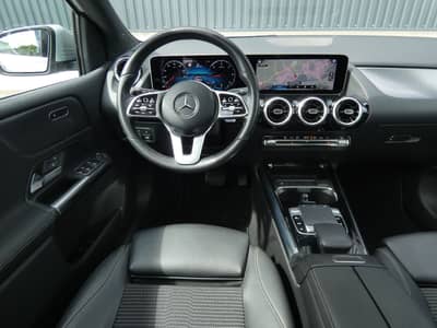 Mercedes-Benz B 200 d DCT WIDESCREEN LED Navi Panorama AHK 17" — slika 6