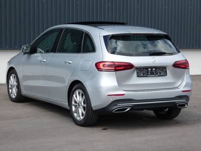 Mercedes-Benz B 200 d DCT WIDESCREEN LED Navi Panorama AHK 17" — slika 29