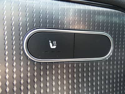 Mercedes-Benz B 200 d DCT WIDESCREEN LED Navi Panorama AHK 17" — slika 19