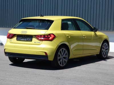 Audi A1 30 TFSI Advanced LED CarPlay SHZ Virtual 17" — slika 26
