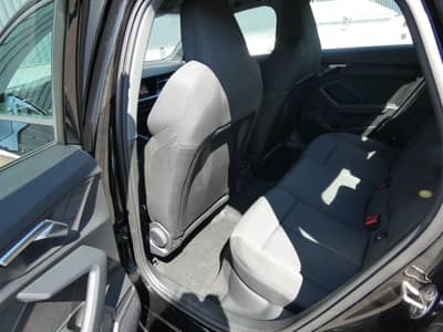 Audi A3 30 TDI Lim S tronic Advanced LED Navi ACC 18" — slika 8