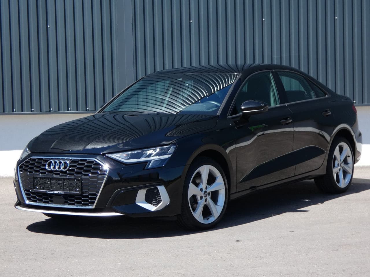Audi A3 30 TDI Lim S tronic Advanced LED Navi ACC 18" — slika 1
