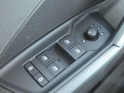 Audi A3 30 TDI Lim S tronic Advanced LED Navi ACC 18" — slika 19