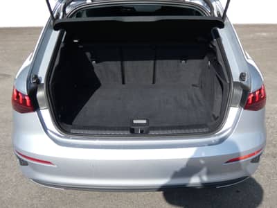 Audi A3 35 TDI S tronic LED Virtual Nav Sportsi Kamer — slika 18