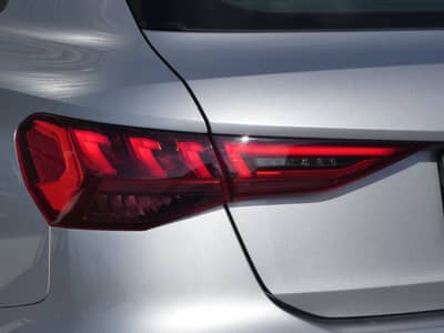 Audi A3 35 TDI S tronic LED Virtual Nav Sportsi Kamer — slika 24