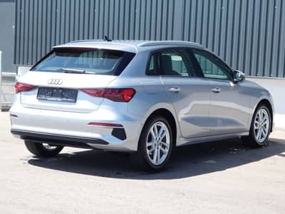 Audi A3 35 TDI S tronic LED Virtual Nav Sportsi Kamer — slika 28