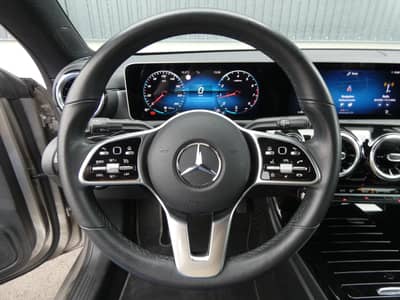 Mercedes-Benz CLA 180 Coupe Aut. LED Navi WIDESCREEN Teilleder — slika 13