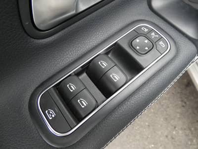 Mercedes-Benz CLA 180 Coupe Aut. LED Navi WIDESCREEN Teilleder — slika 18