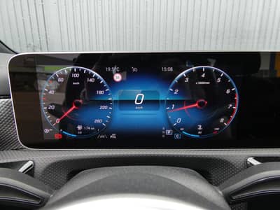 Mercedes-Benz CLA 180 Coupe Aut. LED Navi WIDESCREEN Teilleder — slika 14