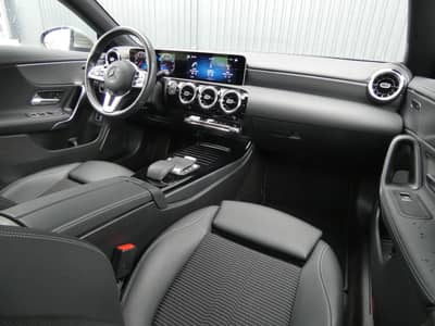 Mercedes-Benz CLA 180 Coupe Aut. LED Navi WIDESCREEN Teilleder — slika 4
