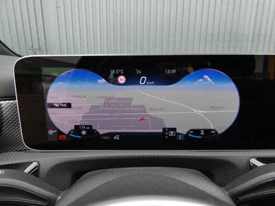 Mercedes-Benz CLA 180 Coupe Aut. LED Navi WIDESCREEN Teilleder — slika 15