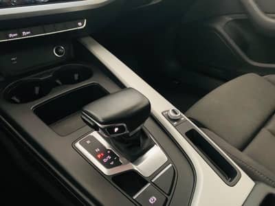 Audi A4 Avant 35 TDI S-tronic°Sportsitze°SHZ°LED°NAVI — slika 22