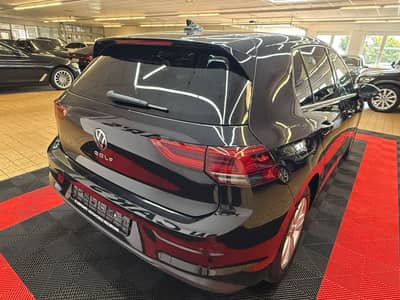 Volkswagen Golf VIII Lim. Life/Navi/LED/Kamera/Erster H/TOP — slika 8