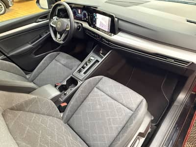Volkswagen Golf VIII Lim. Life/Navi/LED/Kamera/Erster H/TOP — slika 16