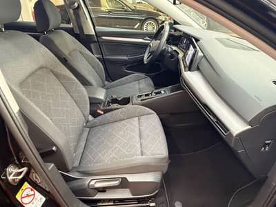 Volkswagen Golf VIII Lim. Life/Navi/LED/Kamera/Erster H/TOP — slika 15