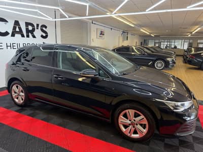 Volkswagen Golf VIII Lim. Life/Navi/LED/Kamera/Erster H/TOP — slika 4