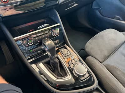 BMW 218d Active Tourer M-Sport PANO KAMERA HUD — slika 22