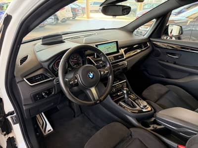 BMW 218d Active Tourer M-Sport PANO KAMERA HUD — slika 13
