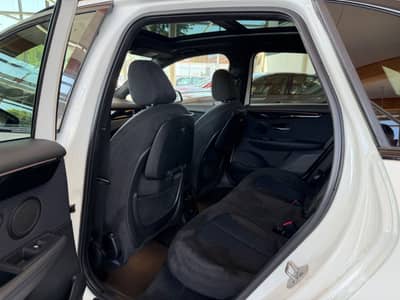 BMW 218d Active Tourer M-Sport PANO KAMERA HUD — slika 24