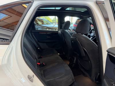 BMW 218d Active Tourer M-Sport PANO KAMERA HUD — slika 26