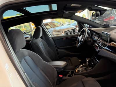 BMW 218d Active Tourer M-Sport PANO KAMERA HUD — slika 16
