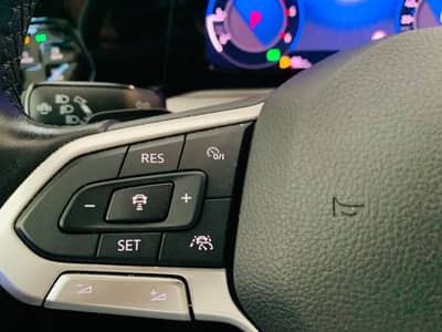 Volkswagen Golf VIII Variant Life DSG°ALCANTARA°ACC°AHK°1Hd — slika 21