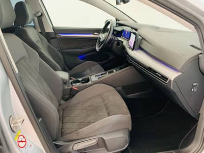 Volkswagen Golf VIII Variant Life DSG°ALCANTARA°ACC°AHK°1Hd — slika 10