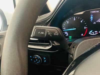 Ford Fiesta Trend°Apple Car°KAMERA°SHZ°TEMPOMAT° — slika 12