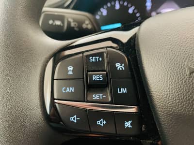 Ford Fiesta Trend°Apple Car°KAMERA°SHZ°TEMPOMAT° — slika 13