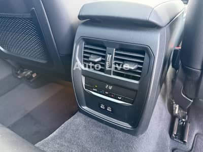 BMW 330e SAG x Drive*M PAKET*PANO*CURVED*HEAP UP*LED — slika 33
