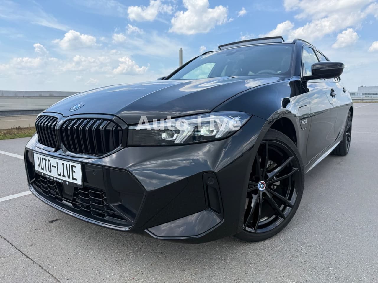BMW 330e SAG x Drive*M PAKET*PANO*CURVED*HEAP UP*LED — slika 1