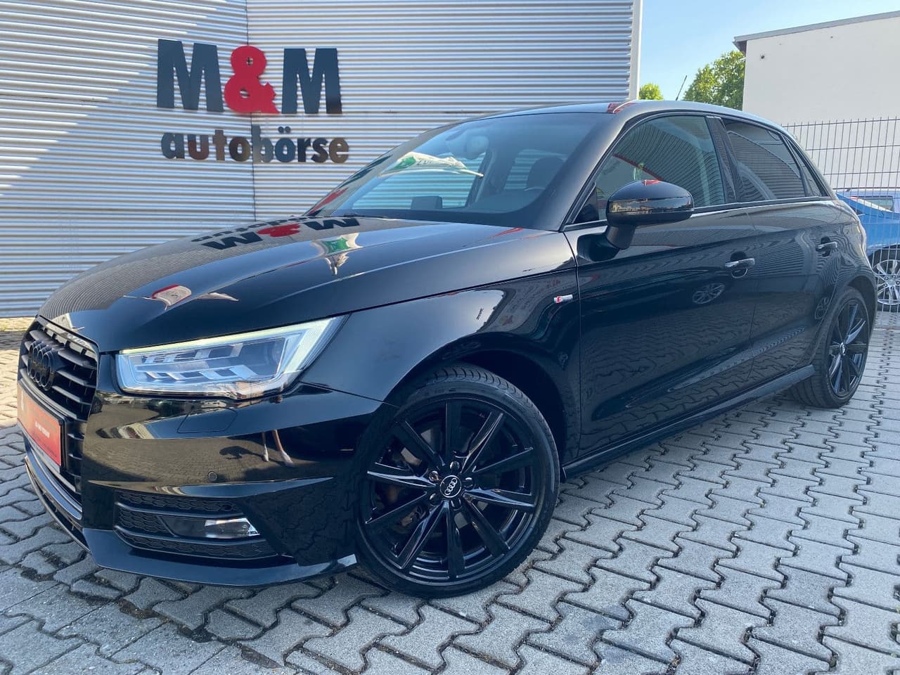 Audi A1 Sportback S-line Navi/PDC/Sitzheizung/Xenon — slika 1
