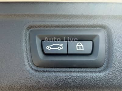 BMW 330e SAG x Drive*M PAKET*PANO*CURVED*HEAP UP*LED — slika 39