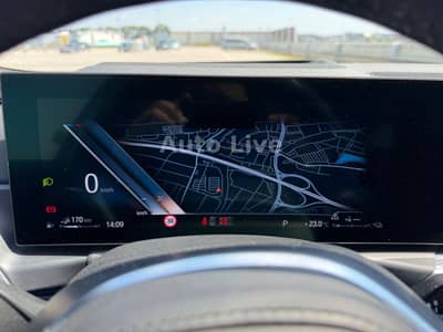 BMW 330e SAG x Drive*M PAKET*PANO*CURVED*HEAP UP*LED — slika 12