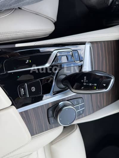 BMW 530 d*M PAKET*SAG*LASER*VIRTU*HEAD-UP*KAMERA*VOL — slika 33