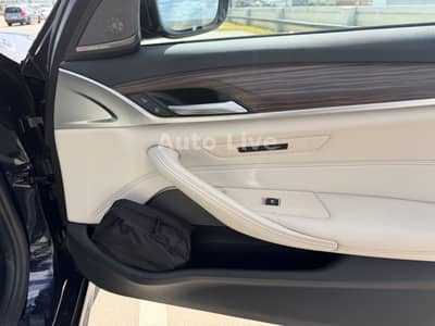BMW 530 d*M PAKET*SAG*LASER*VIRTU*HEAD-UP*KAMERA*VOL — slika 36