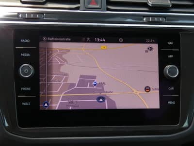 Volkswagen Tiguan 2.0 TDI DSG 1-Hd LED Navi ACC SHZ CarPlay — slika 9