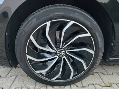 Volkswagen Golf VIII 2.0 TDI DSG"Style"Matrix"Virtual"AHK" — slika 25