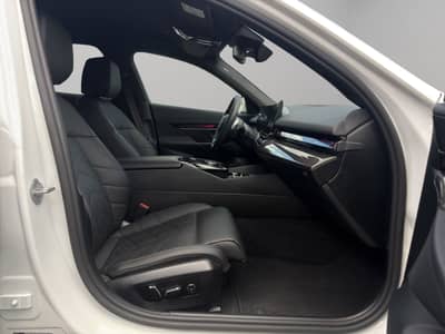 BMW 520d Lim. M Sport*360*H&K*HUD*Gestik*Memo*Shadow — slika 15
