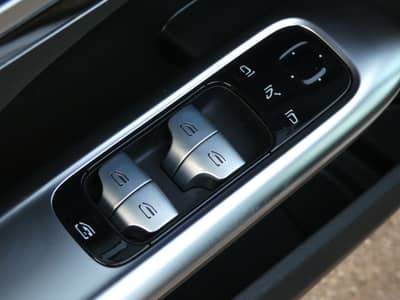 Mercedes-Benz C 200 d 9G Avantgarde LED Navi Kamera Ambiente — slika 19