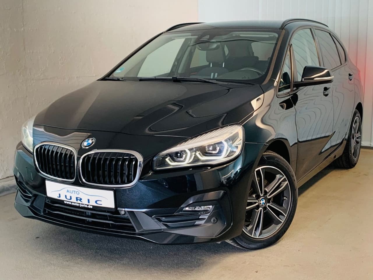 BMW 218 AT°SPORT-LINE°AMBIENT°SOUND°NAVI°SHZ°PDC°1Hd — slika 1